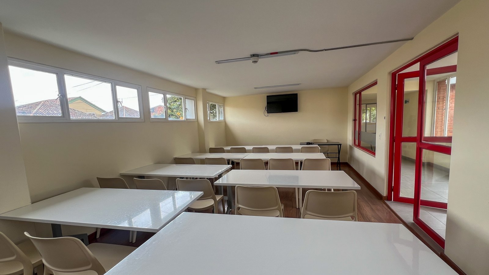 AULA ROJA